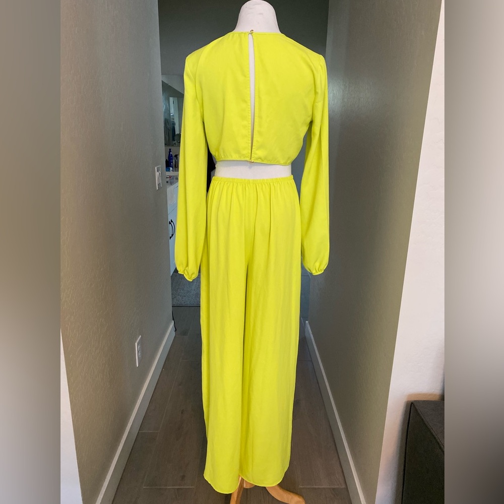 Royalty By Maluma Women's Tie Front Cutout Jumpsuit Yellow Size 00 - Picture 3 of 6